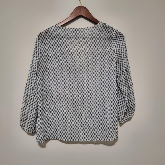 3/$20 H&M 4 Button Down Black White Print 3/4 - Picture 5 of 9